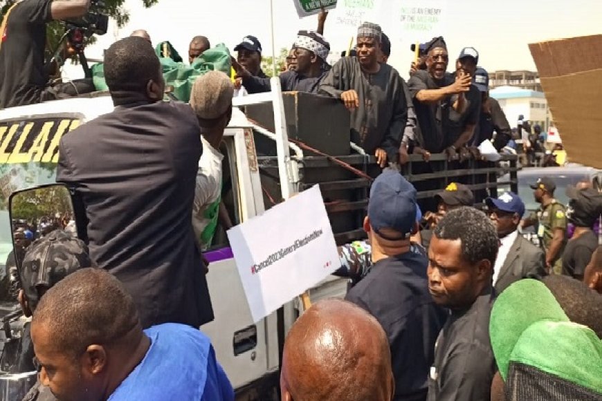 PDP EXCO, NWC, BOT, Governors, Lawmakers In A Protest March At INEC Headquarters In Abuja 