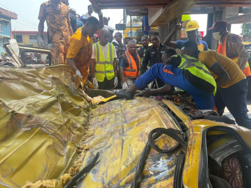 LASTMA Confirms Commercial Bus Summersaults, Rescues Seven Passengers In Lagos 