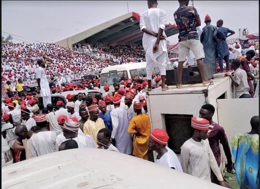  Kano Acting Chief Judge, Governor, Deputy Governor, Others Escape Death As Gov’s Swearing-In Podium Collapses Trapping Scores