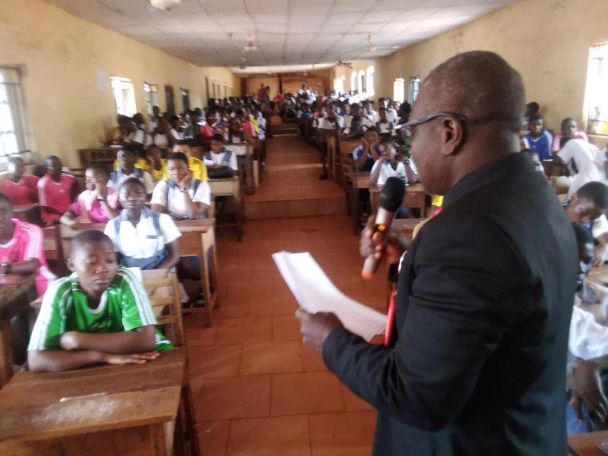 EFCC Parleys School,  CSOs In Fight Against Corruption In Enugu