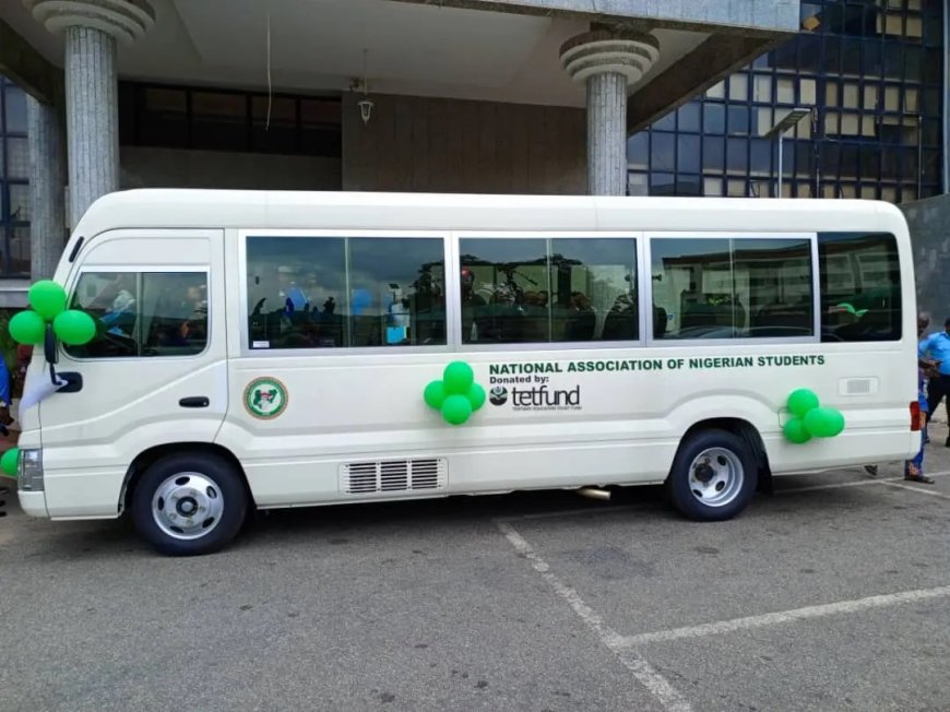 FG Donates  A- 36-Seater Coaster Bus To NANS , Recruits Them For  Monitoring Of Contracts In Tertiary Institutions