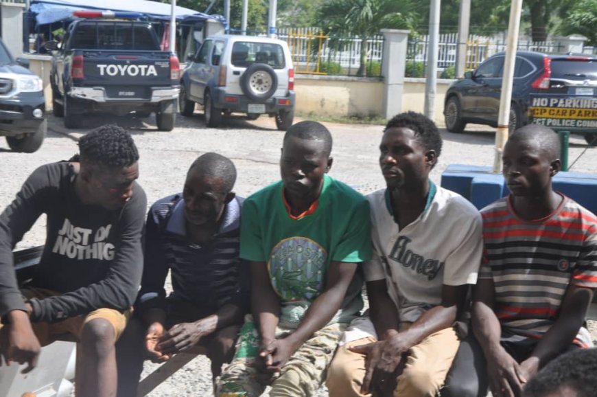 FCT Police Arrests five suspected ‘One Chance Robbers’ In Abuja After Stealing N1.2million From Two Victims