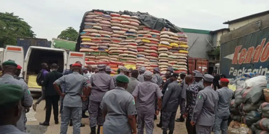 Palliative: Customs commence food distribution, sells 25kg of rice for N10,000